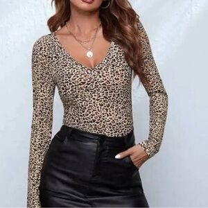 Gaze Leopard Print V-Neck Bodysuit